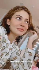 Kylie jenner ohne make up. Kylie Jenner Without Makeup Continues To Embrace Her Lockout Look Fr24 News English