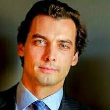 Het gebeurde na een afsluitend stukje 'cabaret' van martijn koning, waarin de. Pbs Twimg Com Media Ewq3qnsxmamklm8 Jpg