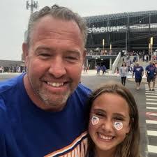 Dennis Deters's Instagram, Twitter & Facebook