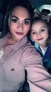 Tabitha Burnett's Instagram, Twitter & Facebook