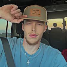 Looking to buy 2 front seats if anybody has. Needing refurb OK.