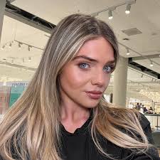 Hayley Armstrong (@hayley.armstrong.714) • Facebook