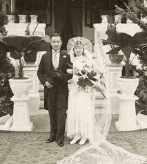 Also search for the wedding website of engaged family and friends to learn more about their special day. Https Www Townandcountrymag Com Style Mens Fashion News G986 Gift Ideas For Men 2021 07 19t20 56 57z Https Hips Hearstapps Com Hmg Prod Images Gifts Guy 1618589839 Jpg Https Www Townandcountrymag Com Leisure Arts And Culture News