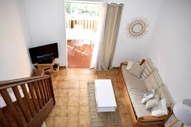 Locations La Cle Bandolaise Conciergerie Privee Bandol En 2020 Location Location Appartement Conciergerie