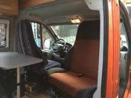 Drehbare Doppelsitzbank Bietet Auch Platz Fur Insgesamt Funf Bank Sitzen Kastenwagen