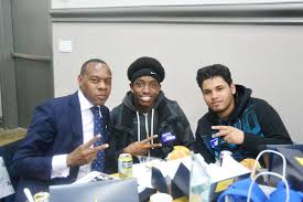 Mentoring onto manhoodGuiándolos hacia la adultez