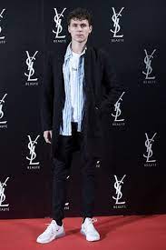 Aron piper height is 6 feet 1 inches tall and his body weight is 77 kilograms. Aron Piper Ysl Beaute The Slim Rouge Purcouture Party Presentation In Madrid Famousfix Com Post