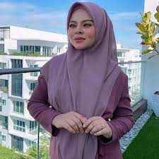Siti sarah and shuib married in 2011 after a brief courtship. Loveta Scarf Chiffon Bidang 50 By Siti Sarah Raisuddin Shopee Malaysia