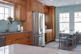 35 Beautiful Kitchen Paint Colors Ideas With Oak Cabinet Oak Kitchen Cabinets Wall Color Kitchen Colors Oak Cabinets