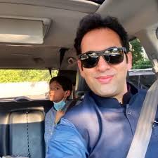 Yasir Andrabi (@YAndrabi)