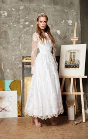 Designer kurze brautkleider sind seit langem in europa beliebt. Designer Brautkleid Thea Midi Mit Langen Armeln