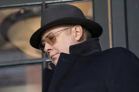 Cet article présente le guide des épisodes de la cinquième saison de la série télévisée américaine blacklist. The Blacklist Saison 6 Raymond Reddington Reprendra Du Service Sur Nbc Des Le Debut Janvier Critictoo Series Tv