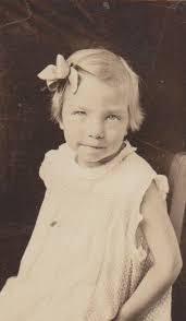 Gloria Oneil's Instagram, Twitter & Facebook