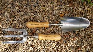 Maybe you would like to learn more about one of these? English Gardener S Tool Gift Set Shop Reddish