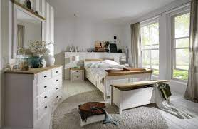 Ist das schlafzimmer komplett im landhausstil, verzaubert es durch eine rustikale, aber dennoch moderne optik. Schlafzimmer Komplett Mit Bett 140x200 Kiefer Weiss Landhausstil Casade Mobila