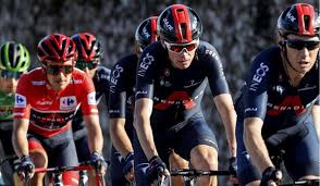 El tour de francia ha presentado el domingo en parís el que será su menú de la edición 2021, de el recorrido se presenta más equilibrado que el de 2020, con un menú montañoso que se decidirá en los pirineos, pero con dos cronos que suman 58 kilómetros (27 en la quinta etapa y 31 en la 20ª). Chris Froome Ya Piensa En El Tour De Francia 2021