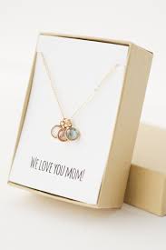 Plus, explore specially designed gifts for new moms, such as engraved jewelry and charms to personalize. Dieses Angebot Beinhaltet Eine Goldene Kette Mit Geburtsstein Charms Mit Vermerk In Feld Birthstone Charm Necklace Sentimental Jewellery Birthstone Charms