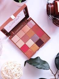 Loreal Paris Eye Go Wild Palet Incelemesi Galaxyeskizi Moda Dunyasi Swatch Makyaj Far