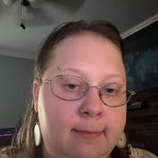 Book with magical item as main story basis?