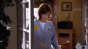 Malcolm in the middle жанр: In Malcolm In The Middle S7e8 Lois Is Supposed To Be Washing Dishes But Is Instead Miming Circles In The Air Moviemistakes