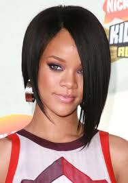 Rihanna S Short Haircuts Best Styles Over The Years Bob Hairstyles Rihanna Short Haircut Short Bob Hairstyles