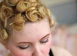 Pin Curls For Short Hair Best Medium Hairstyle How To Curl Short Hair Curly Hair Tips Short Hair Styles