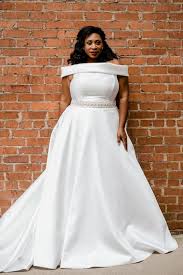 From the casual 'fits you've come to expect to new luxe options, the. Curvy Collection Modern Trousseau Couture Bridal Collection