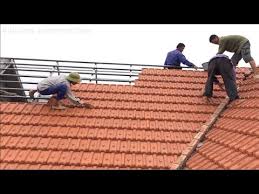 Don't settle for expensive and improper roofing work. Technical Installation Of Terracotta Tiles On The Roof With Shaped Iron Frame Building Large Roofs Youtube