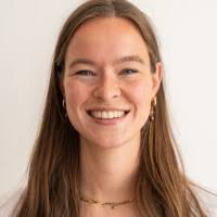 2200+ perfiles de «Elise»