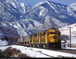 Santa Fe S Train 891 The Super C Heads Eastward To Chicago As It Crests Summit In Cajon Pass In Southern Ca Old Train Station Railroad Photography Old Trains