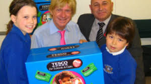 Supermarket presents Lichfield schools with new equipment