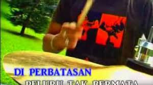 Lirik cobalah dari hijau daun ini dipublikasikan pada tanggal 29 desember 2008 (12 tahun yang lalu). Lirik Si Baju Hijau