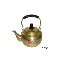 楽天市場 昔なつかし こづち瓶 アルマイト やかん 0 7l 前川金属小型 湯沸し アルミ 硫酸アルマイト レトロ 昔ながら 金色 ゴールド ケトル ケットル 0 7リットル 小さい 業務用 家庭用 金物 雑貨shop2030 中川商光 やかん 家庭用 アルマイト