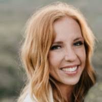 Taryn Bennett's Instagram, Twitter & Facebook