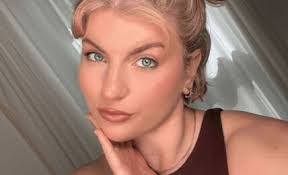 Brett Ensley's Instagram, Twitter & Facebook