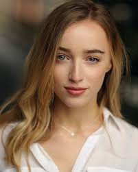 Fan source française sur l'actrice phoebe dynevor la chronique des bridgerton. Phoebe Dynevor Bridgerton Wiki Fandom