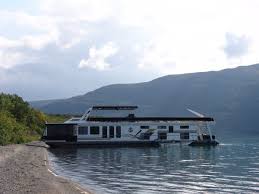 Dale hollow is a deep cold water lake that offers the angler plenty of challenges. Wild Stardust The Story Of A Houseboat Ending Up In Alaska Houseboat Magazine