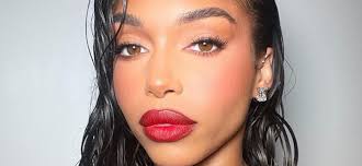 Lori Harvey Flaunts Her Fit Physique In Plunging Workout Gear