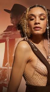 Kat Connolly, Taylor Jules, RoSaWay Tickets