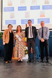 As always, we value all staff for their ongoing contributions to the life  of our College and the academic success of our students. We do, however,  wish to recognise those staff who