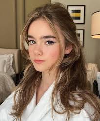 Happy first day of autumn! 🍁🍂🍃 @iamizzysermon #isabellasermon