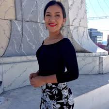 Gracias a su talento y manejo del escenario, sharon fue seleccionada entre muchos artistas de la farándula para ser parte de staff de presentadores del nueva propuesta televisiva de grupo megavisión canal 21, la noche esta uva. Sharon Salazar Home Facebook