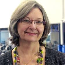 Laura Cruz's Instagram, Twitter & Facebook