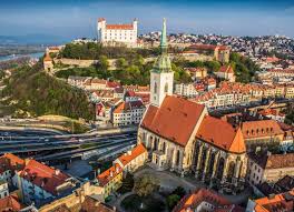De belangrijkste redenen om slowakije te bezoeken zijn de natuurlijke schoonheid. Vakantietips Voor Bratislava Slowakije Wereldreizigersclub