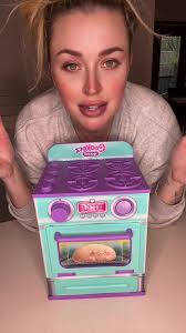 IT SMELLS LIKE BREAD !!! 🍞 #fyp #socute #cookeezmakery #cookeezmakeryoven  #toys