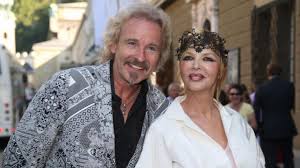 Michael wendler jung / michael wendler und seine laura in quarantane schlager de : Thomas Gottschalk Getrennt Auch Diese Promi Ehen Gingen Nach Vielen Jahren In Die Bruche News De