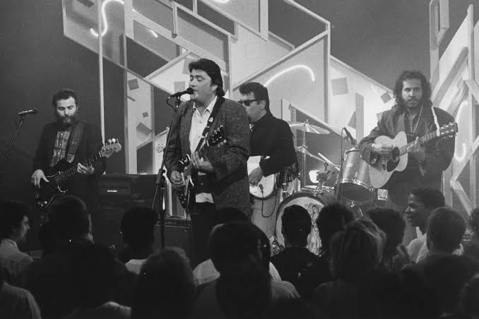 Los Lobos: The World of Their Fathers