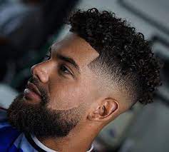 Temple Taper Fade Haircut Best Taper Fade Haircuts For Men Cool Men S Taper Fade Coiffure Homme Meilleures Coupes De Cheveux Coiffure Homme Cheveux Boucles
