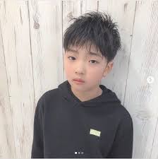 2020冬 小学生男子のヘアスタイルはこれで決まり 格好いい オシャレ さわやか もう迷わない おすすめのヘアカタログ サンキュ 男子 ヘアスタイル 小学4年生 キッズカット