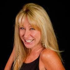 Terri Dash's Instagram, Twitter & Facebook